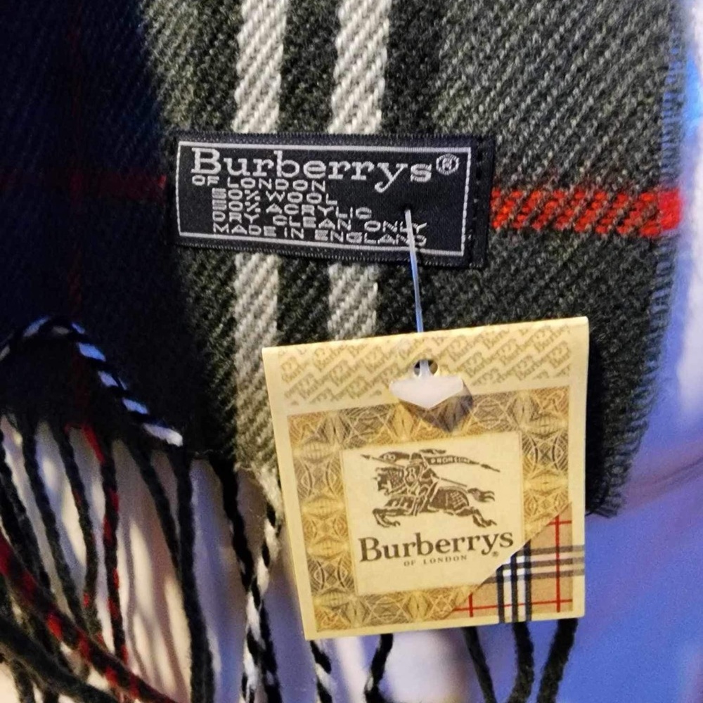 Nwt vintage, Burberry plaid Fringe scarf - Picture 2 of 5